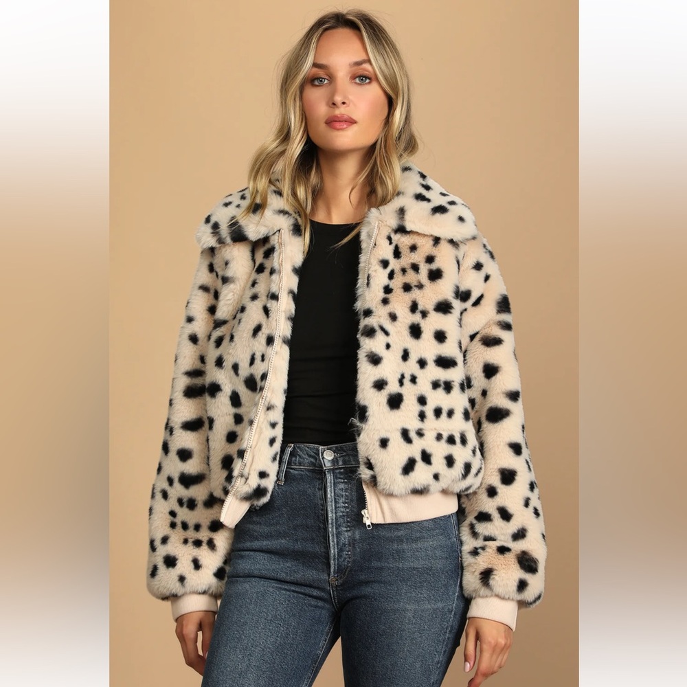 LULUS Faux Real Ivory Dot Print Fur Bomber‎ Jacket Size Small EUC Y2K mob wife